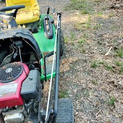 Jon Deer Lawn tractor 