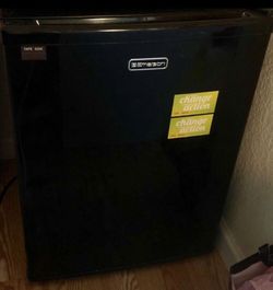 Mini fridge