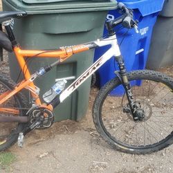 Full Suspension Mountain Bike