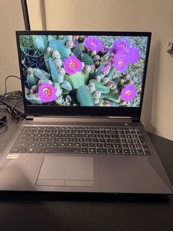 Gaming Laptop FTC F-10 Laptop + keyboard & 24in monitor