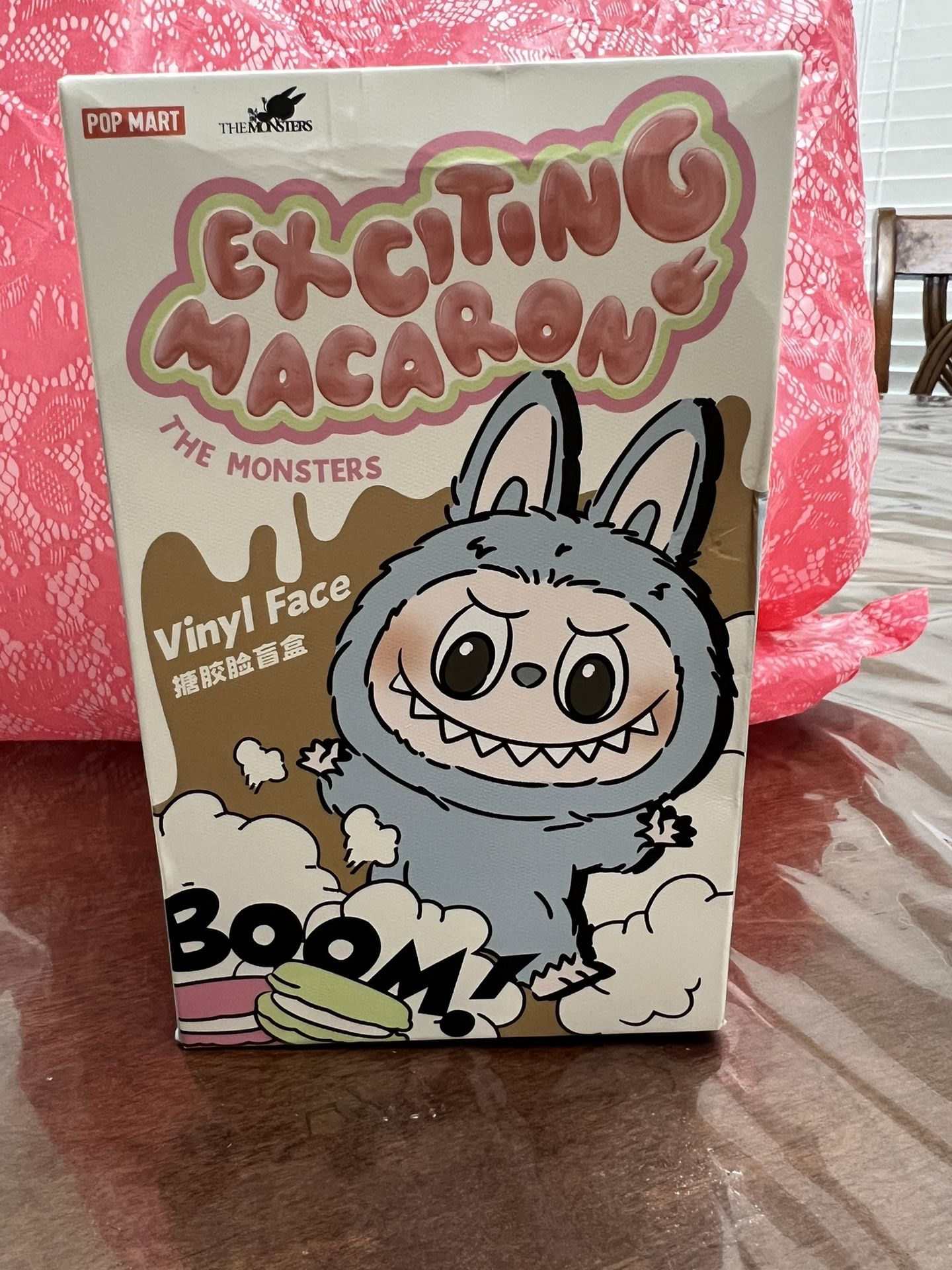 Exciting macaron Labubu