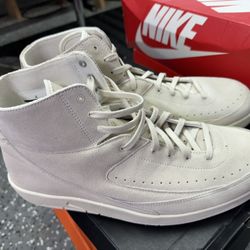 AIR JORDAN 2 RETRO DECON MENS SIZE 13 