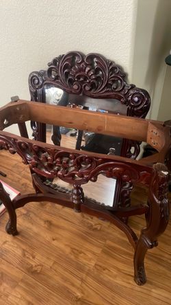 Entry table with matching mirror