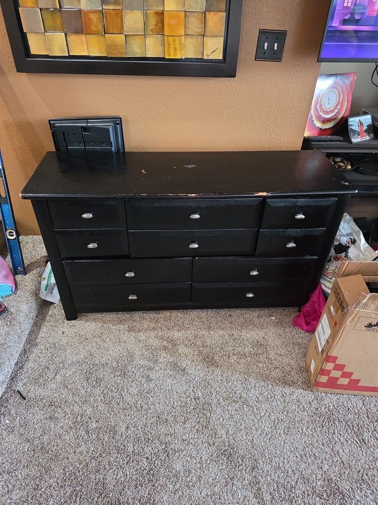 Black Solid Wood Dresser