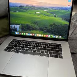 2018 MacBook Pro 15” i9 2.9GHz / 16GB RAM / 128GB SSD – Excellent Condition