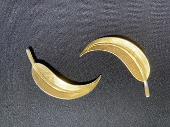 Leaf Brooches  Or Pins