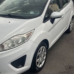2012 Ford Fiesta