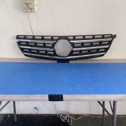 2012 2013 2014 Mercedes ML350 ML550 Front Center Grille OEM 12 13 14 15