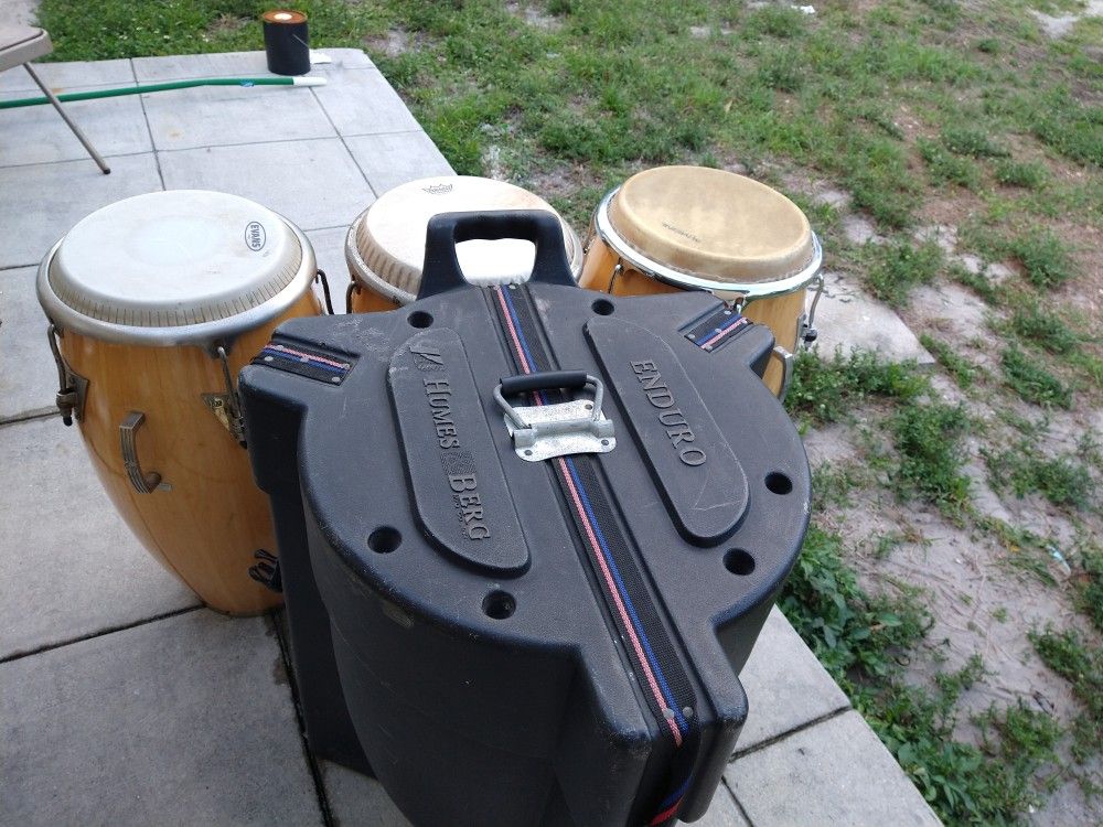 3 Congas (Two Congas One Tumbadoras LP Wood Color with Hard Hardcase