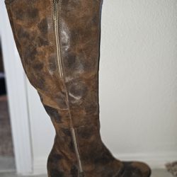 Donald J Pliner Devi3 Boots  Size 9 