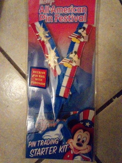 Disney Trading Pin Starter Kit