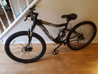 Hyper 27.5 Men's Explorer Mountain Bike