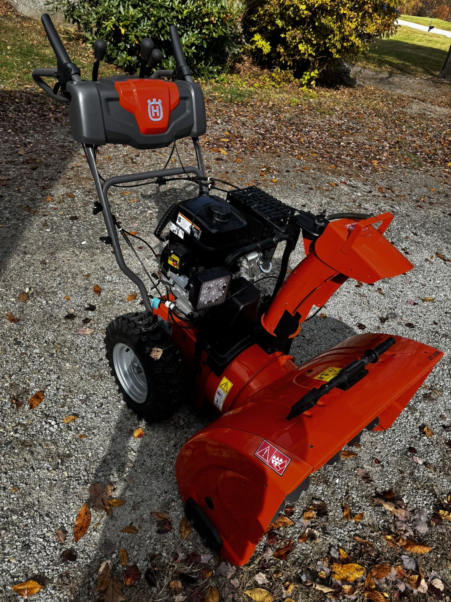 Snow Blower - Husqvarna ST230