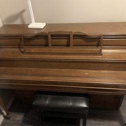 Restored Yamaha piano  + Extender Pedal + Stools