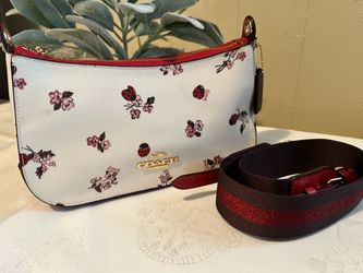 🐞NWT Coach Jes Baguette in Ladybug Floral - So Cute! 🌸