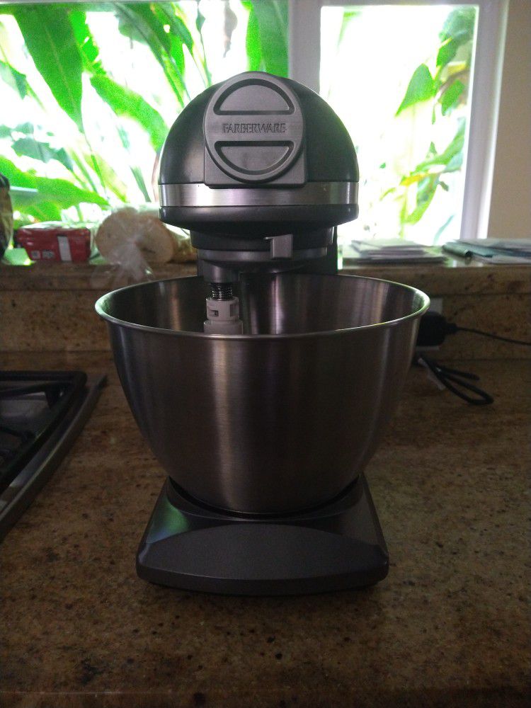 Farberware, Kitchen, Grey Farberware Mixer 6 Mixing Speeds 3 Mixing  Attachments And A Steel Bowl