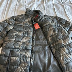 GUESS Puff Jacket 