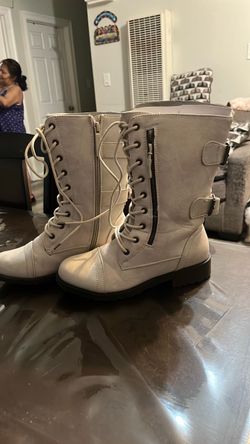 Beige boots