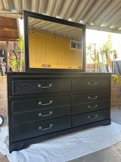 Ashley Dresser in good condition