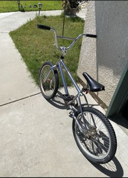 GT BMX BIKE 1990S
