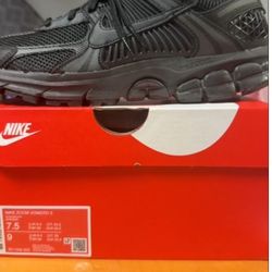 Nike Zoom Vomero 5 Black US 7.5 Men's 