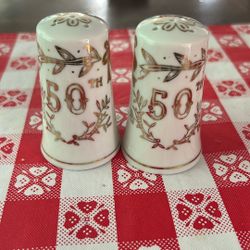 Vintage  Lefton  Ceramic  Salt And Pepper Shakers 