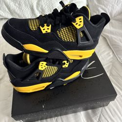 New Jordan 4 Black Thunder