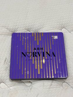 Norvina eyeshadow Pallete