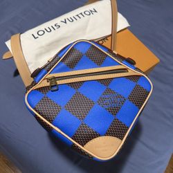 Louis Vuitton Messenger Bag