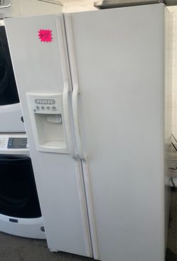 GE Side-by-Side Refrigerator with Ice and Water Dispenser