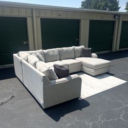Dellara 4 Piece Sectional