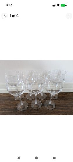 New Lot of 7 extra large clear wine glasses.