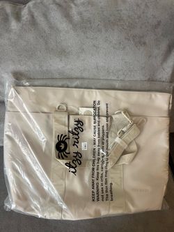 Itzy ritzy diaper bag cream
