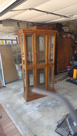 Keepsake cabinet