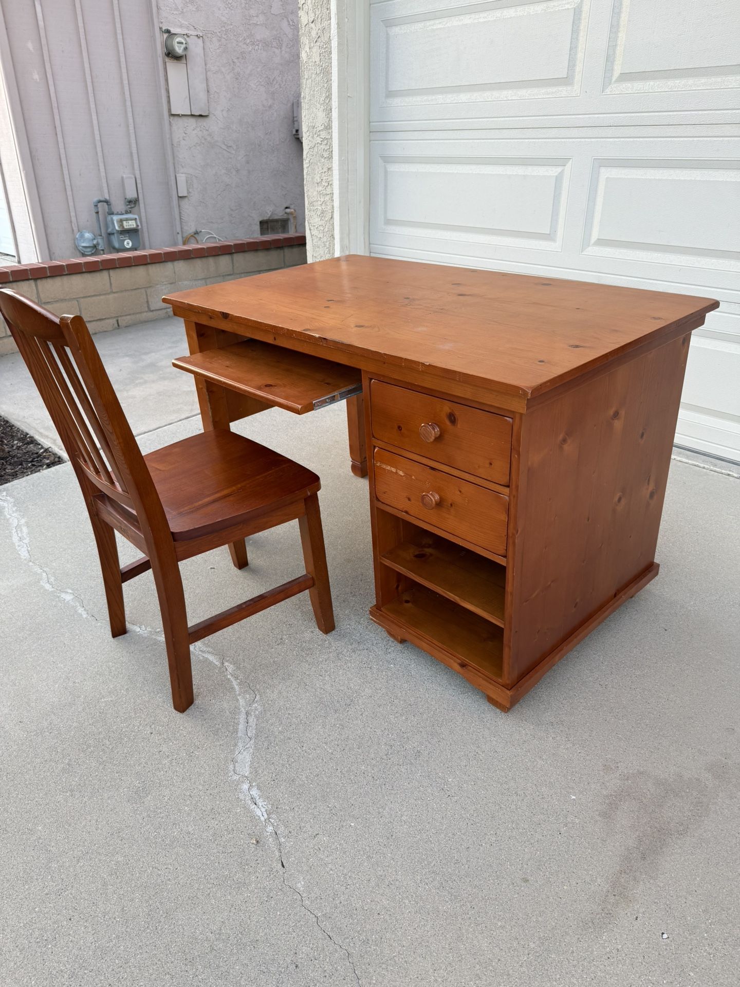 Pottery Barn Desk And Chair