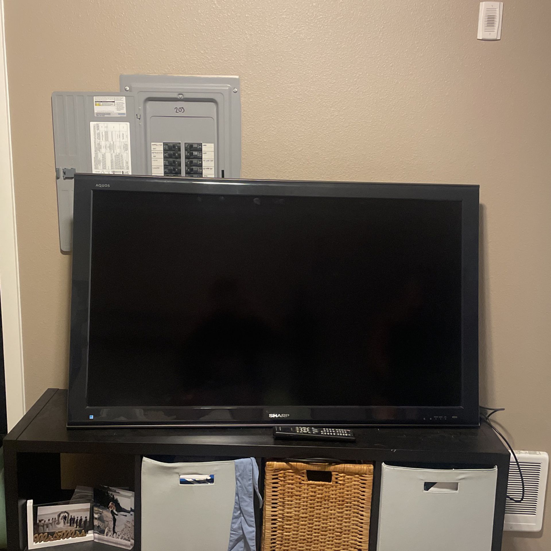 50” Sharp Aquos TV (No Legs) for Sale in Gig Harbor, WA - OfferUp