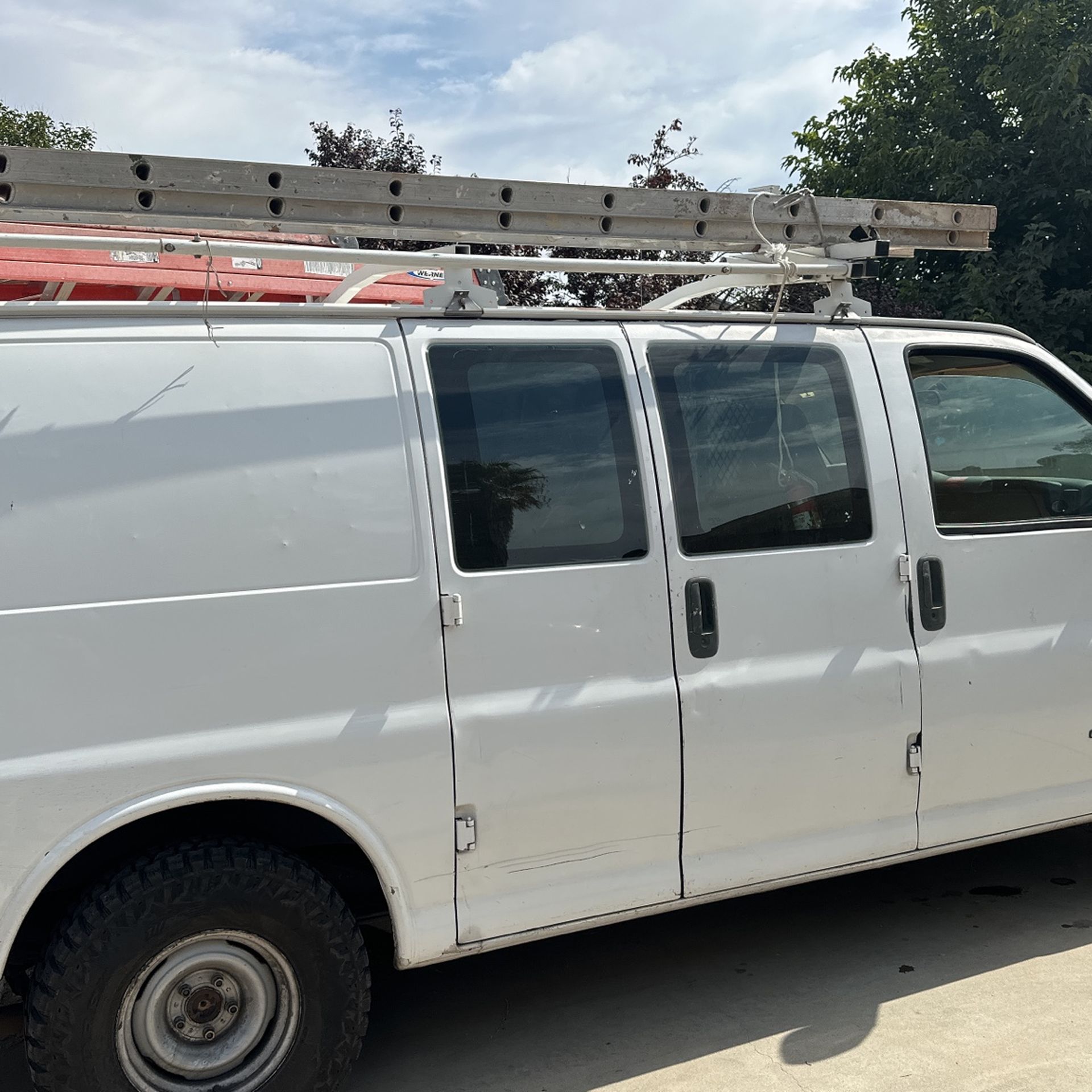 2002 Gmc Savana Work Truck 