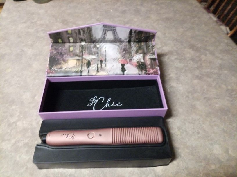 Le Chic - TRES CHIC  - IONIC Straightner