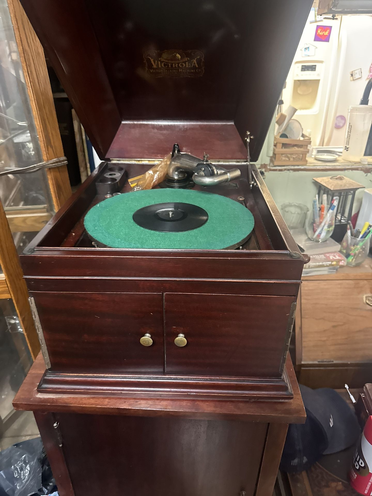 Rare Vintage 1931 Victorolla Polyphonic Record Player And Oak Cabinet