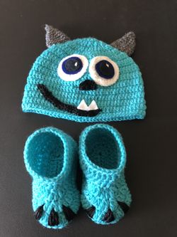 Monster Inc juego de gorro y bota size 3-6 meses disponible