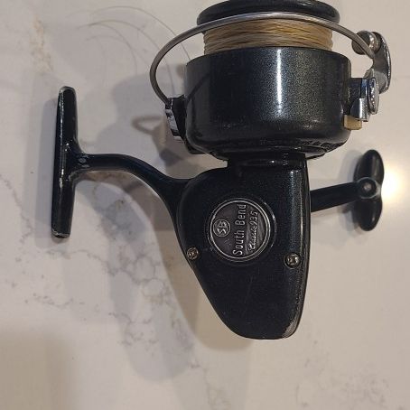 Vintage South Bend Classic 935 Spinning Fishing Reel - Nice! for