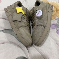 Louis Vuitton Trainer Suede
