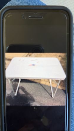 Folding table
