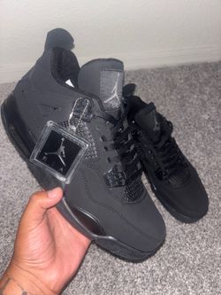 Black cat Jordan 4