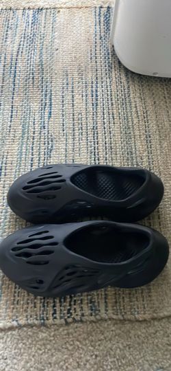 Yeezy foam runner size 6