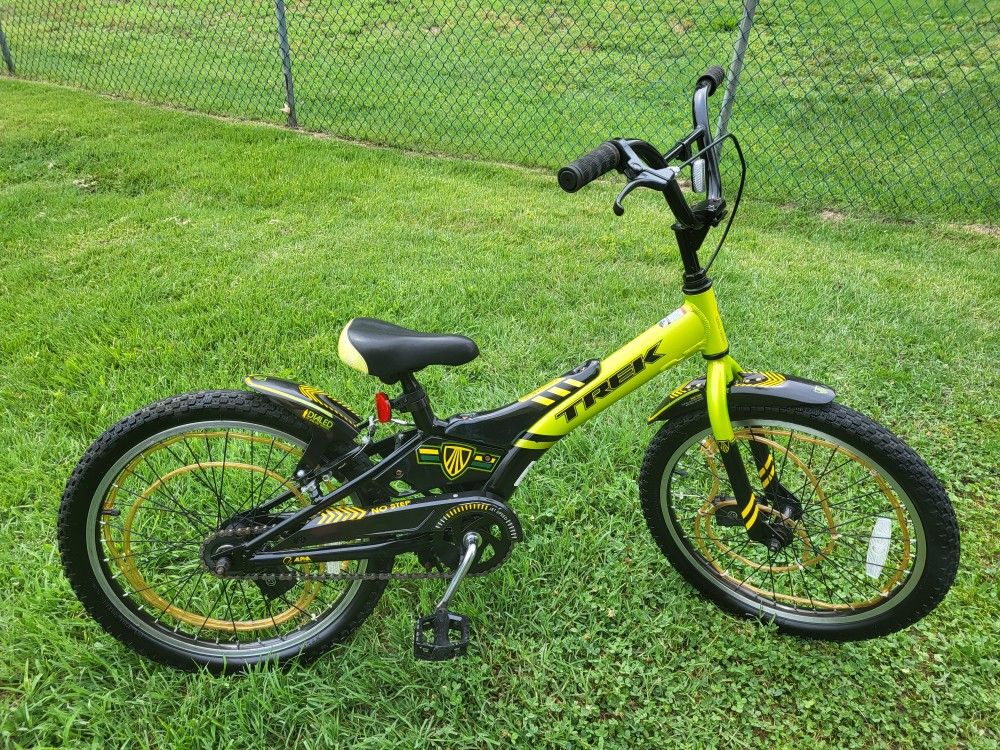 Trek Jet 20 inch BMX - lighted rims
