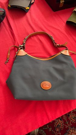 Dooney & BOURKE hand bag classic