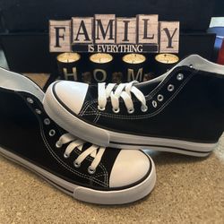 Black Chuck Taylor 8