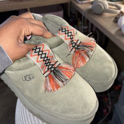 UGG Platform Slippers Size 10