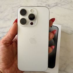 iPhone 15 Pro 256GB UNLOCKED